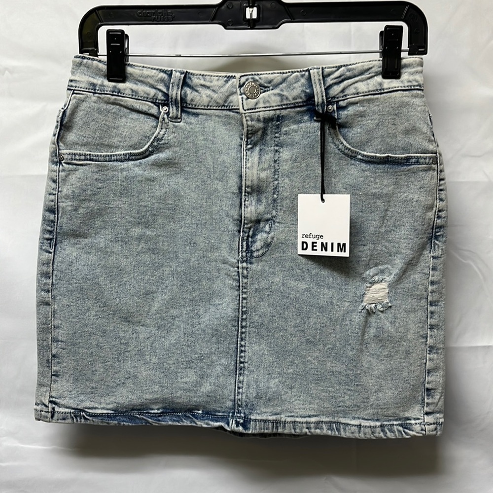 REFUGE Denim Mini Skirt. Size M NEW